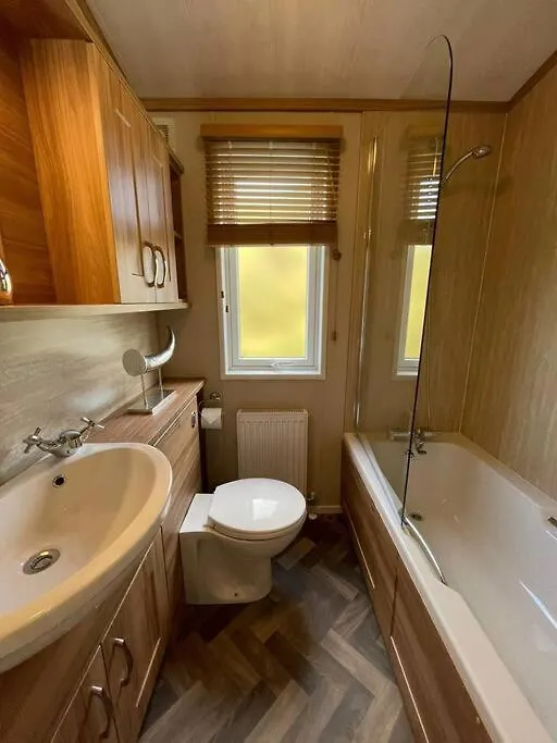 Apartment Woods Lodge With Hot Tub York