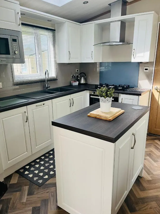 Apartment Woods Lodge With Hot Tub York United Kingdom