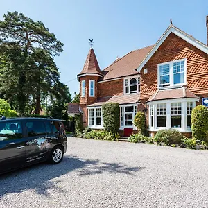 The Lawn Gatwick 4*, Horley United Kingdom